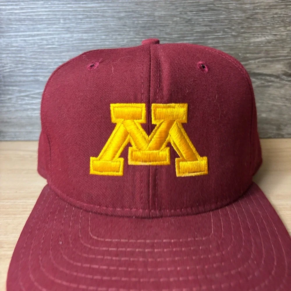 Vintage Minnesota Golden Gophers Hat Cap Snap Back Maroon Gold New Era 90s